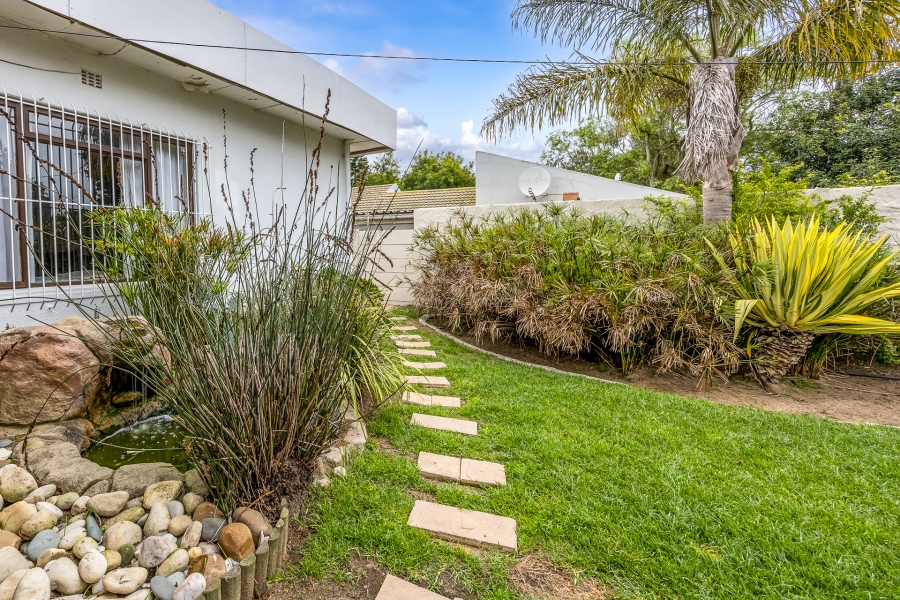 To Let 3 Bedroom Property for Rent in Kenridge Western Cape
